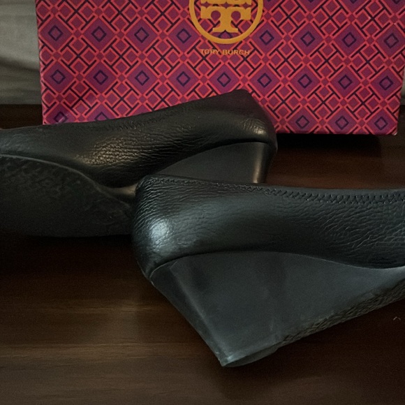 Tory Burch Sally 2 peep tor wedge pump - Picture 2 of 5